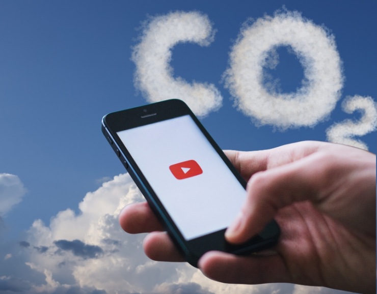 The Carbon Cost of Streaming in Your Mobile Welfare Unit